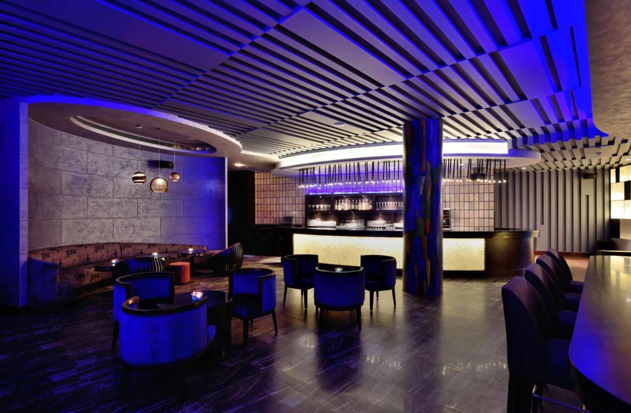 Radisson Blu Plaza Resort & Convention Centre Карджат Экстерьер фото The bar at the 101 bar
