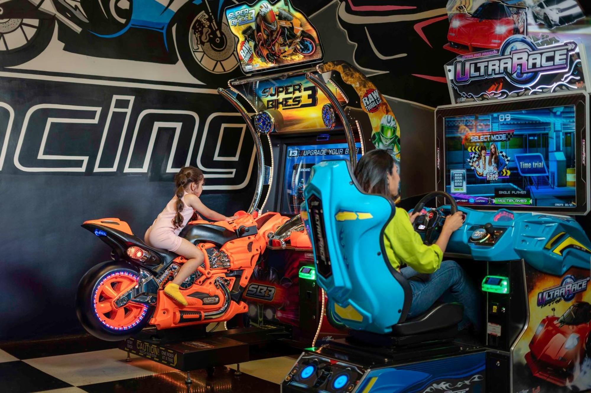 Radisson Blu Plaza Resort & Convention Centre Карджат Экстерьер фото Arcade racing games
