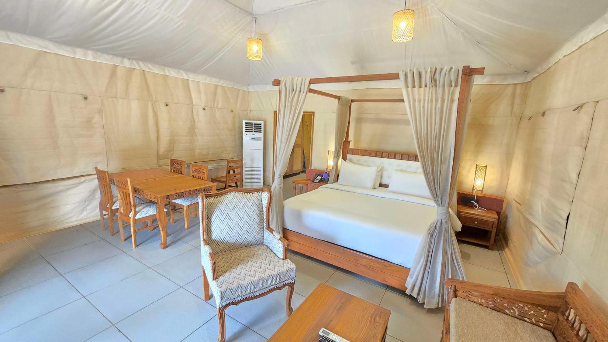 Radisson Blu Plaza Resort & Convention Centre Карджат Экстерьер фото A tent at the resort